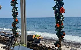 Black Bay Caves Suites